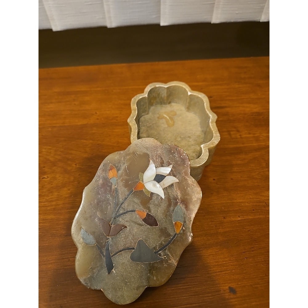 Trinket Jewelry Box Inlaid Mother of Pearl Slate Soap Stone Earth Tones Lily
